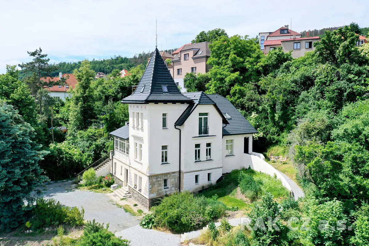 Prodej činžovního domu 338 m²